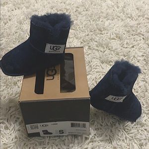 Navy Blue Uggs Priced Low